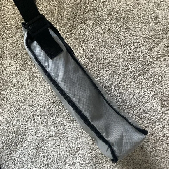 Insulated divided Wine Bag - Tequila Patrón Dufry San Juan, Puerto Rico 🇵🇷 - Picture 6 of 15